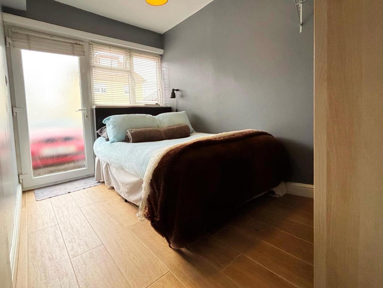 Shirley Apartments, Cozy Studio, Self Check In, 10 Min Drive To City Centre, Walking To Redbridge Train Station サウサンプトン エクステリア 写真