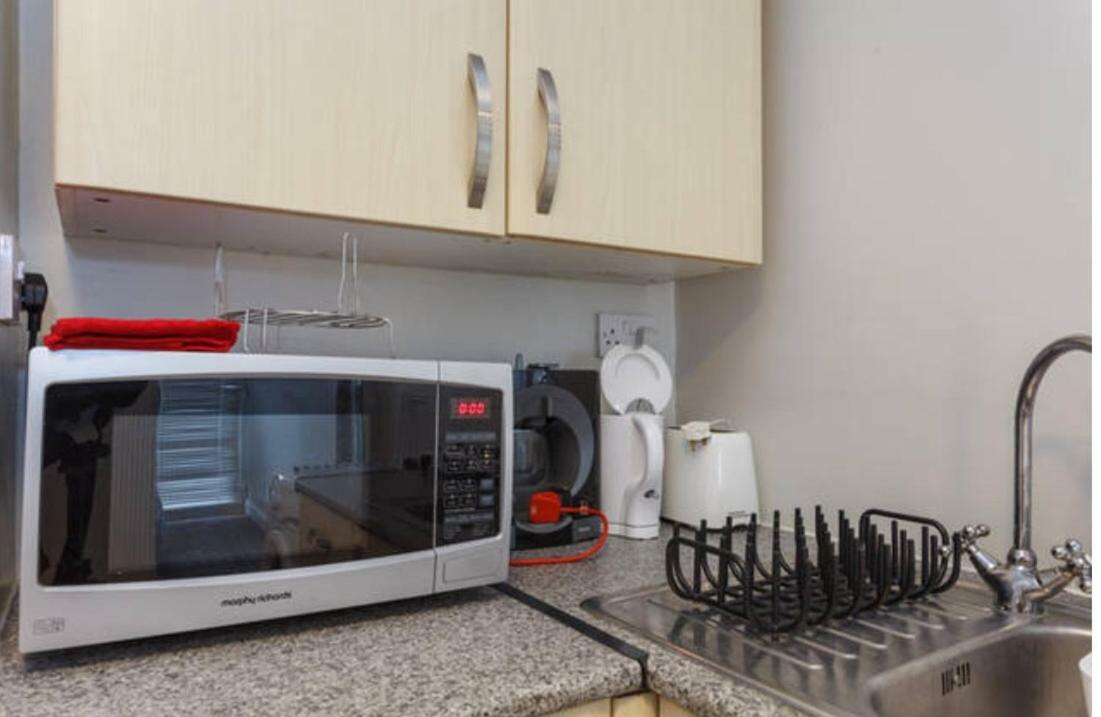 Shirley Apartments, Cozy Studio, Self Check In, 10 Min Drive To City Centre, Walking To Redbridge Train Station サウサンプトン エクステリア 写真